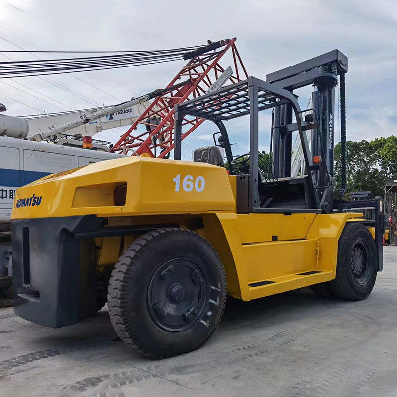 Boerderijen 16 ton Diesel Gebruikte vorkheftruck Komatsu met 4m hefhoogte en 150m vorkbreedte