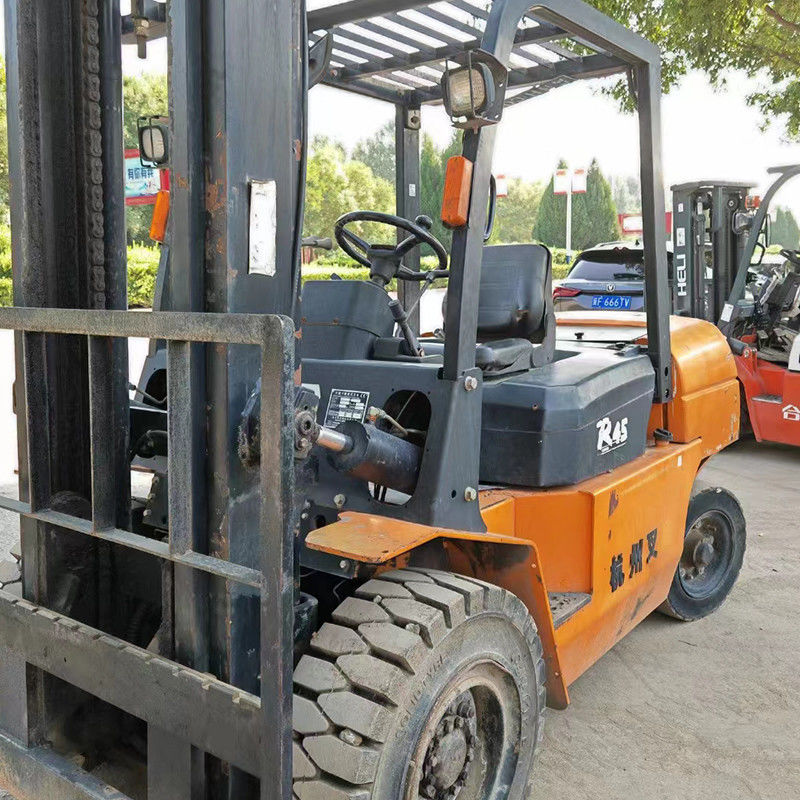 4.5 ton Diesel vorkheftruck 4WD Ideaal voor verschillende werkomgevingen en taken