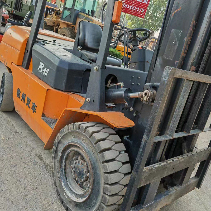 4.5 ton Diesel vorkheftruck 4WD Ideaal voor verschillende werkomgevingen en taken