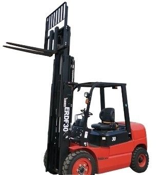 3 ton benzine vorkheftruck in uitstekende staat met algemene afmetingen 2675 * 1225 * 2105 mm
