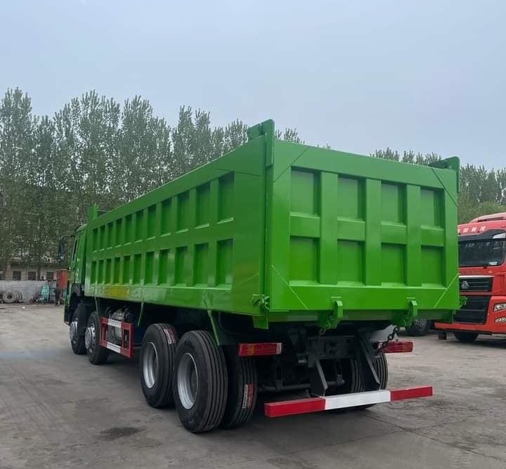371 pk/336 pk/420 pk Gebruikte Howo Dump Truck 8x4 Tipper Truck met handgeschakelde transmissie
