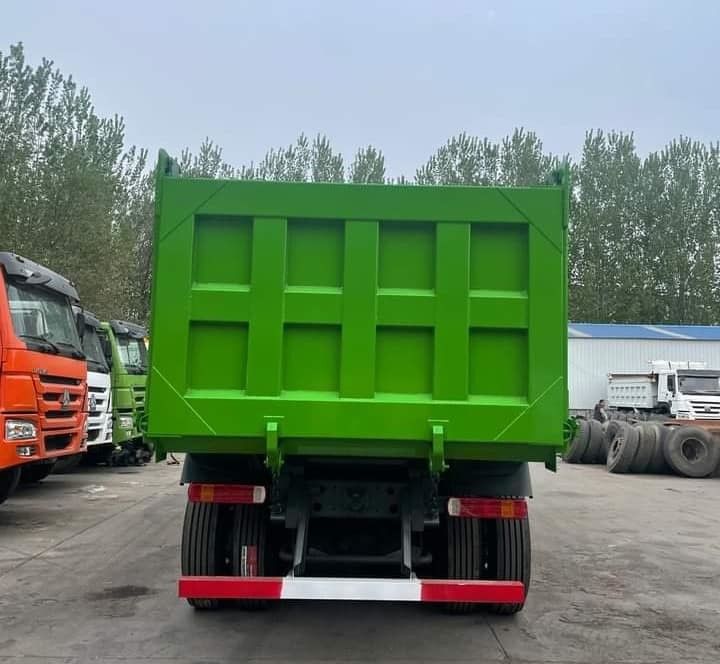371 pk/336 pk/420 pk Gebruikte Howo Dump Truck 8x4 Tipper Truck met handgeschakelde transmissie