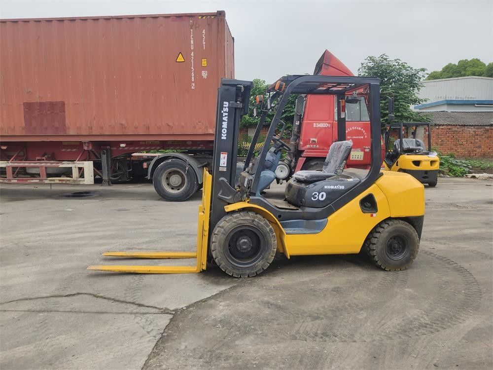 3 ton diesel FD30 automatische gebruikte Komatsu vorkheftrucks met een motorvermogen van 48 kW