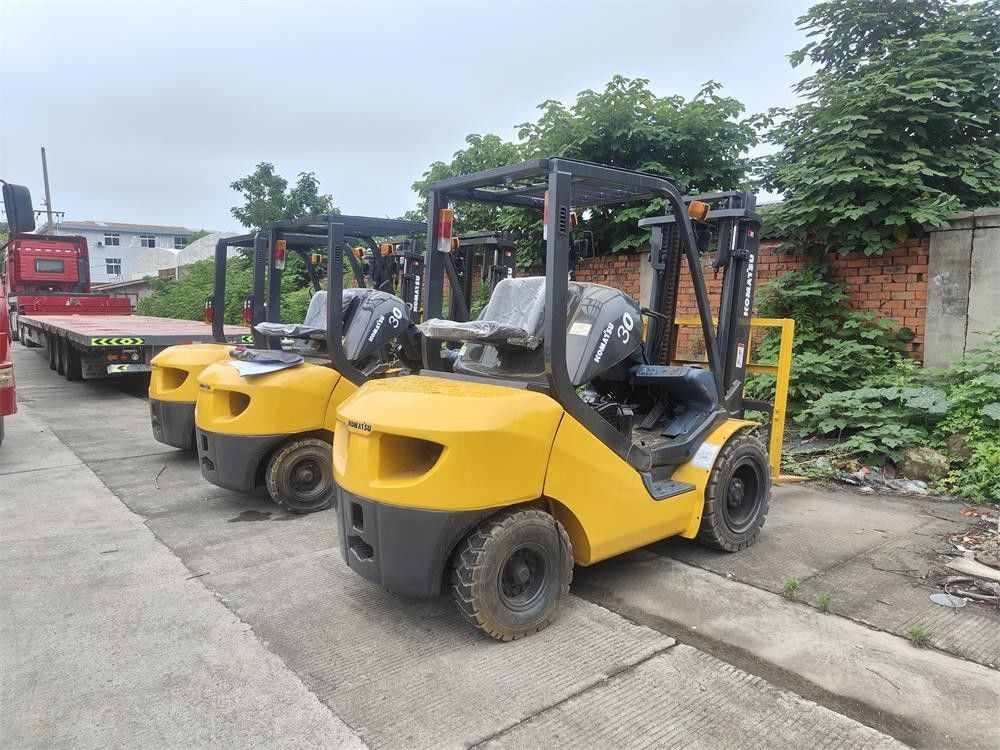 3 ton diesel FD30 automatische gebruikte Komatsu vorkheftrucks met een motorvermogen van 48 kW