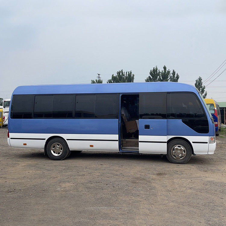 Klantenvraag: Koop een gebruikte Toyota-bus met 30 zitplaatsen en linkshandige stuurwiel