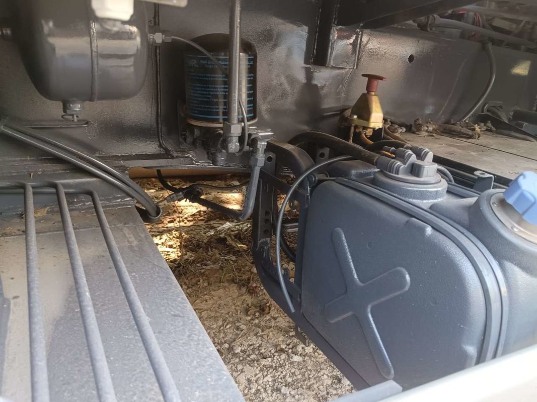 22679.6kg maximale hefcapaciteit 10 wielen QY25 25t gebruikte telescopische vrachtwagen kraan te koop