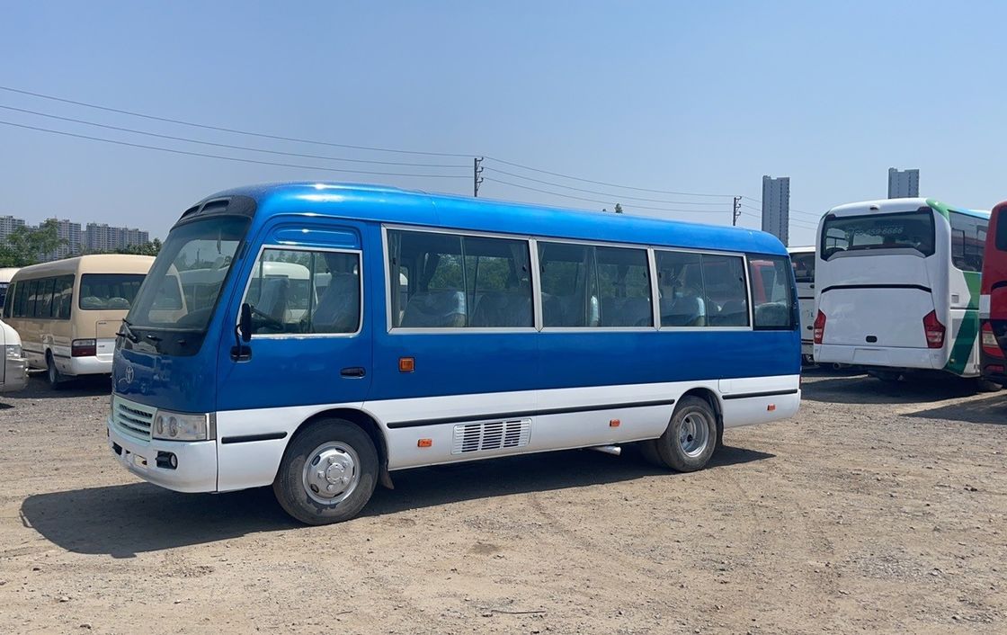 Gebruikte Toyota Coaster Bus Diesel 30 zitplaatsen voor de klant vereiste en tevredenheid