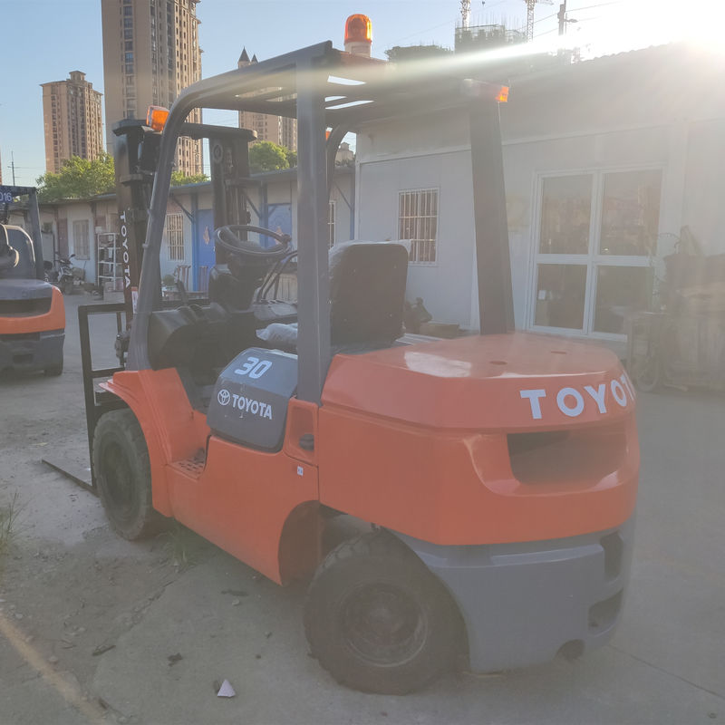 3 ton diesel vorklift Toyota FD30 voor bouw en landbouw 2001-4000 Werktijden