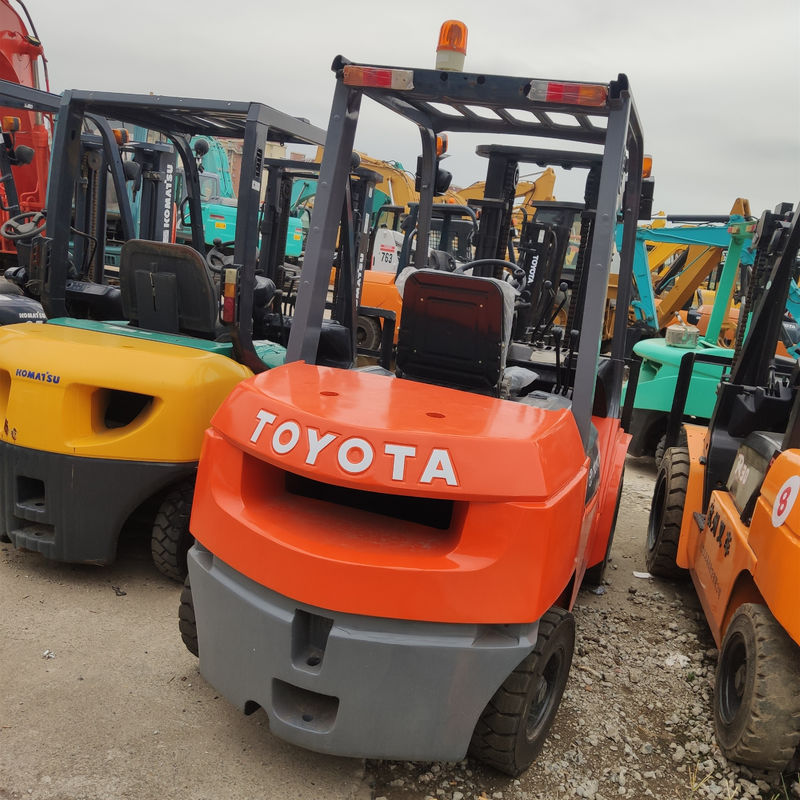 3 ton Toyota Diesel vorkheftruck met en laadcapaciteit 3 ton Werktijden 2001-4000