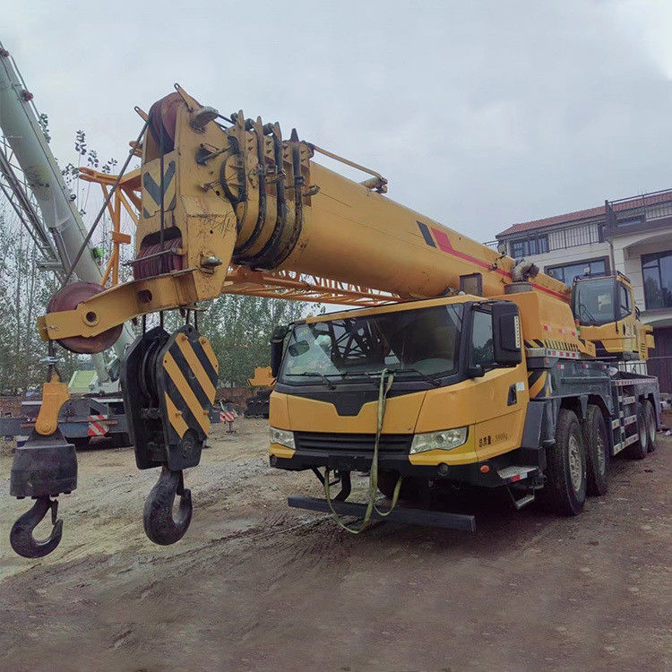 Op zoek naar een kraanhefmachine Onze 80 ton zware mobiele kraanwagen is geschikt