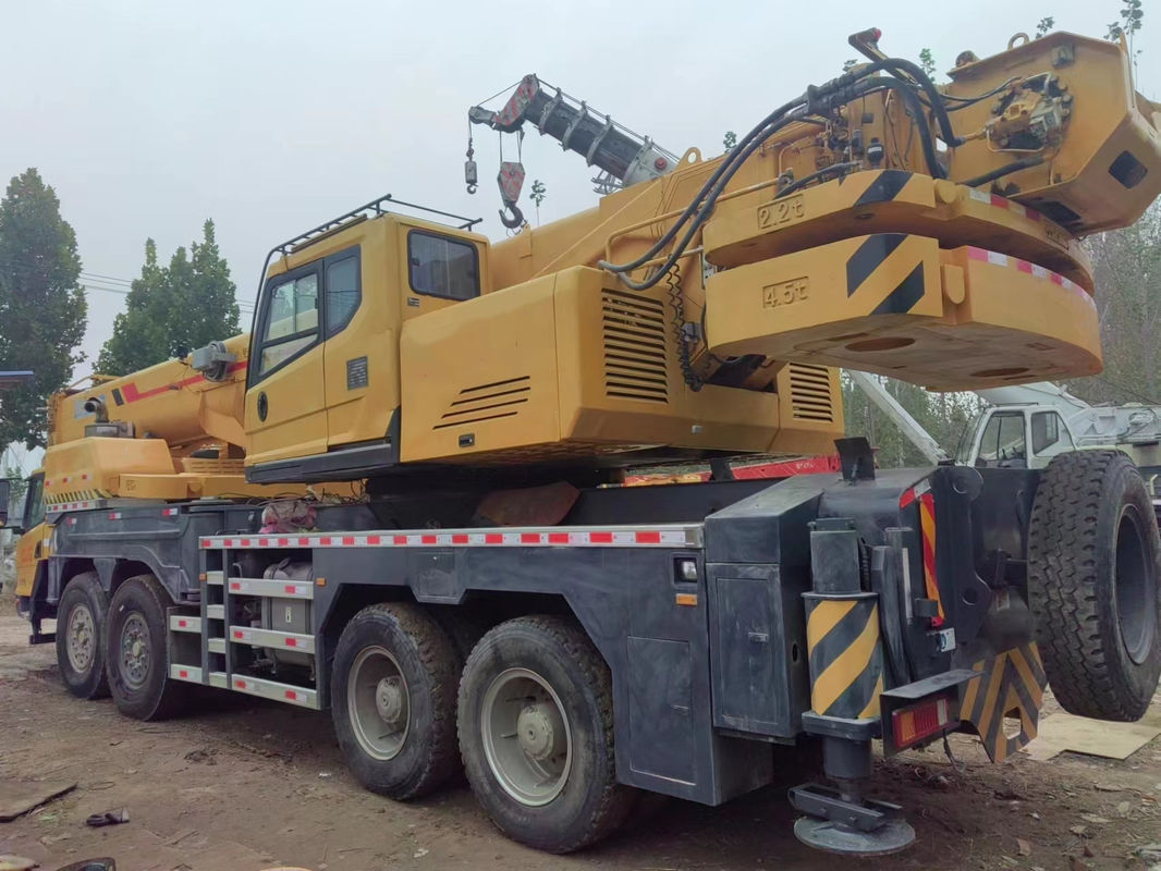 Op zoek naar een kraanhefmachine Onze 80 ton zware mobiele kraanwagen is geschikt