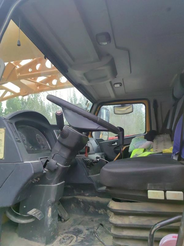 Op zoek naar een kraanhefmachine Onze 80 ton zware mobiele kraanwagen is geschikt