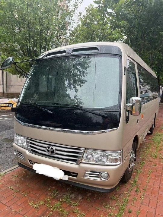 30 zitplaatsen Diesel Toyota Coaster Bus voor toeristische luxe bussen Emissienorm Euro 3
