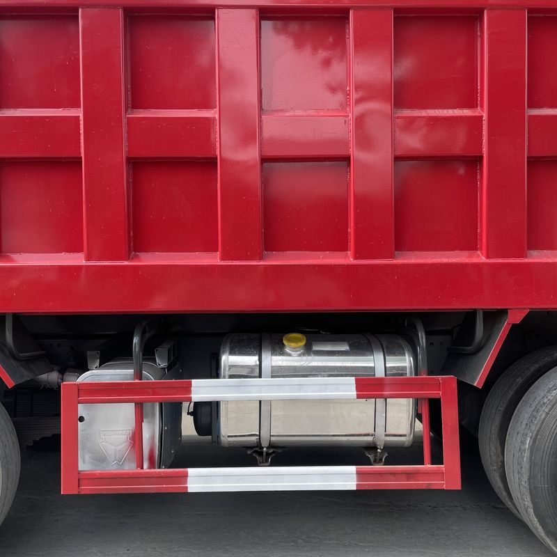 Maximaal koppel 1500-2000Nm SINO TRUCK GEBRUIKT HOWO 8*4 Zware dumptruck Tipper Dumper