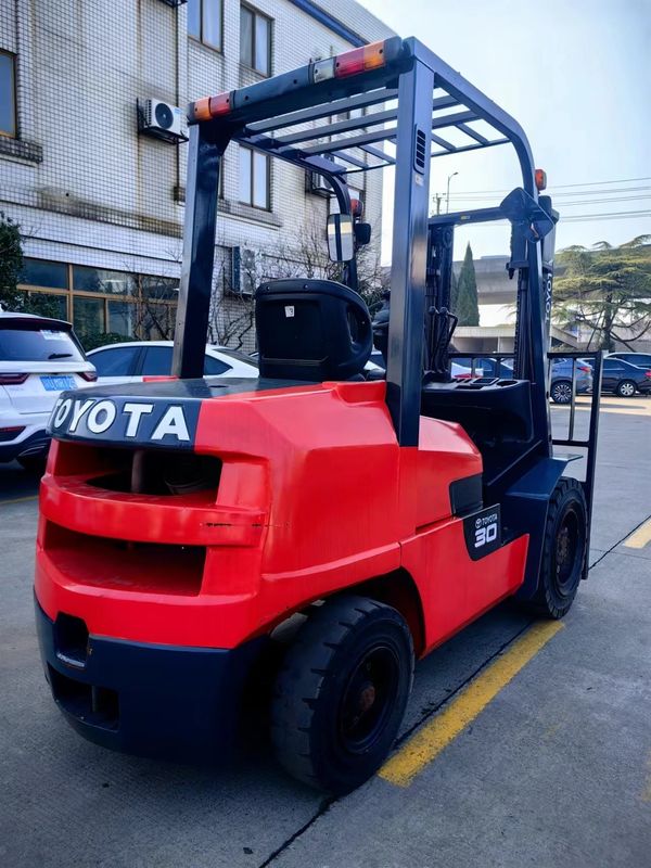 3 ton handmatige diesel Toyota vorkheftrucks met originele kleur en 3m Min. Lifthoogte