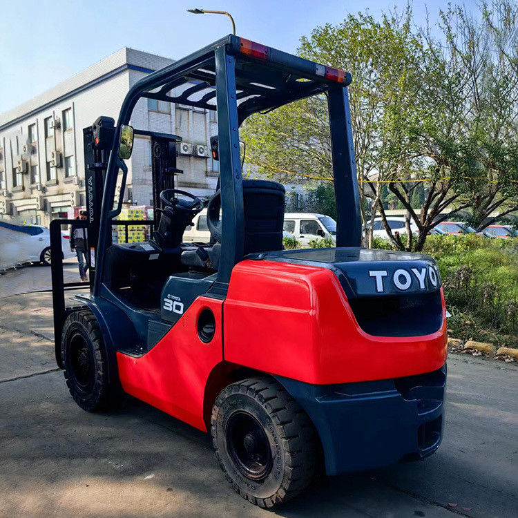 3 ton diesel vorklift Gebruikte Toyota-vorklift met goede prijzen en in 8F30-kragtype