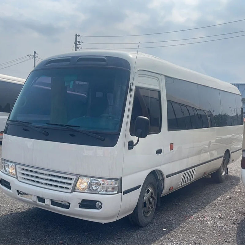 30 zitplaatsen Toyota Coaster Bus Links rijden en comfortabele stijl met dieselmotor