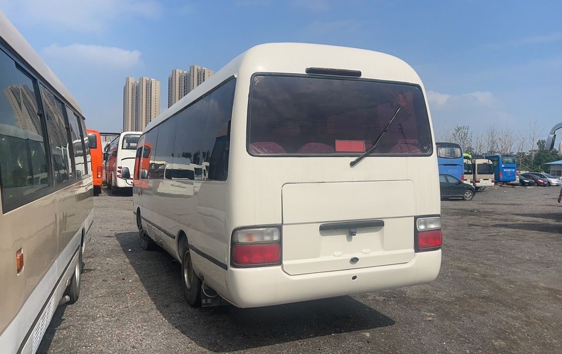 30 zitplaatsen Toyota Coaster Bus Links rijden en comfortabele stijl met dieselmotor