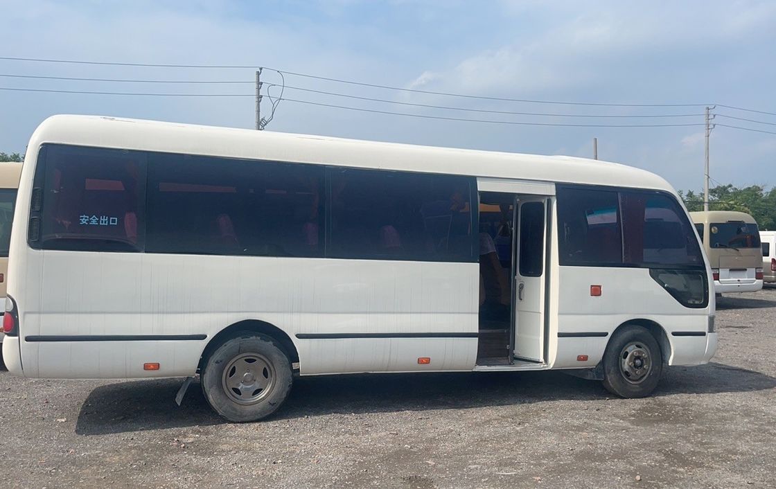 30 zitplaatsen Toyota Coaster Bus Links rijden en comfortabele stijl met dieselmotor