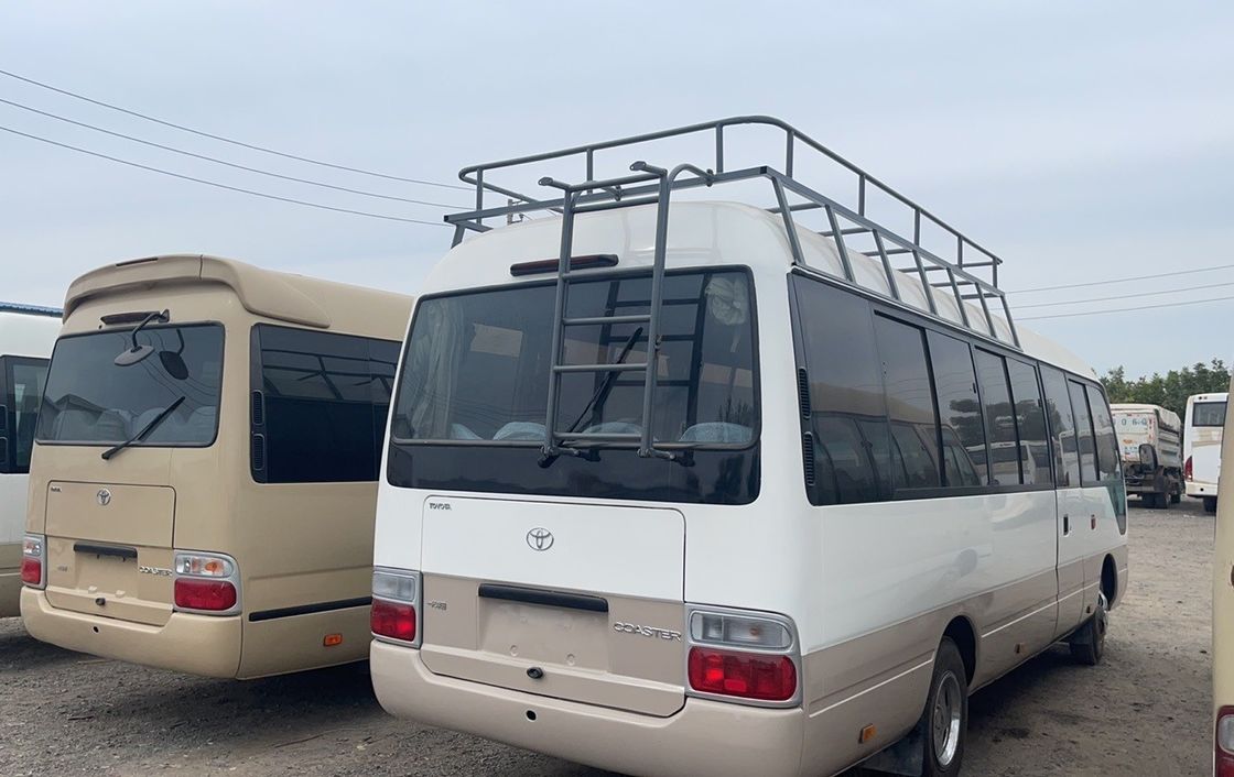 Gebruikte Toyota Coaster Bus 30 zitplaatsen Passagiersbus Tweedehands Van Coaster Transport