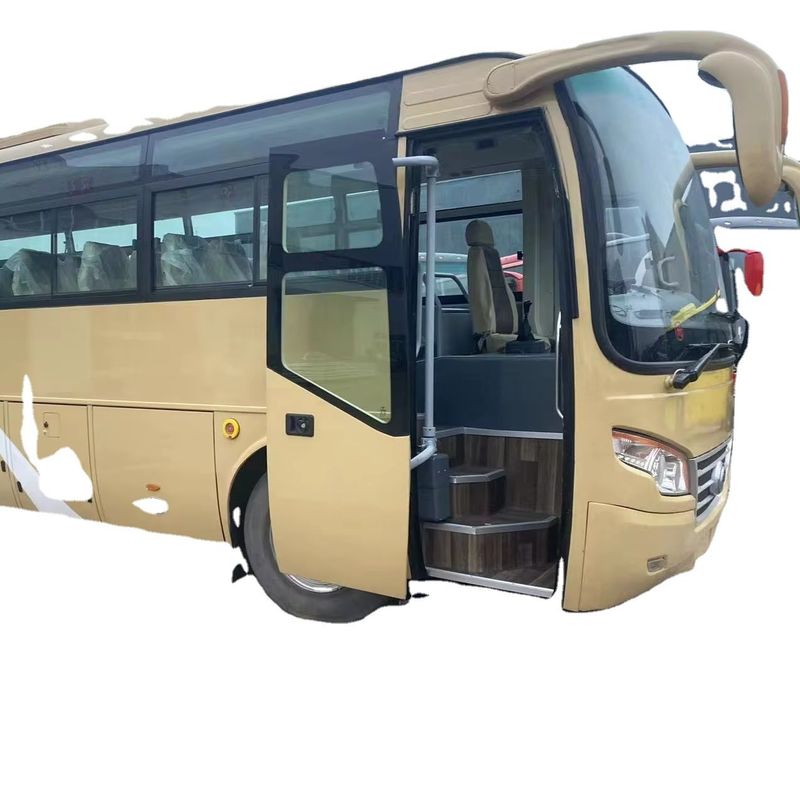35 zitplaatsen Passagiersbus met wisselstroom met linkshandige aandrijving Motor capaciteit 8L handgeschakeld