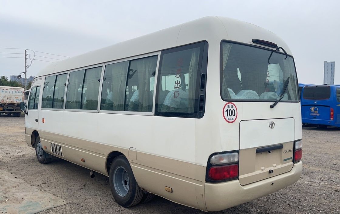30 zitplaatsen Linksgestuurde Toyota Coaster Bus met handgeschakelde transmissie en Euro 2-6 emissie