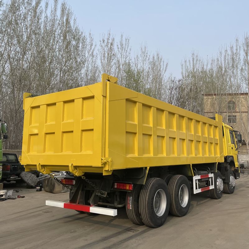 RHD SINO HOWO 8X4 Heavy-duty gebruikte dump tipper truck GVW 31T versnellingsbak FAST12JSXD240T