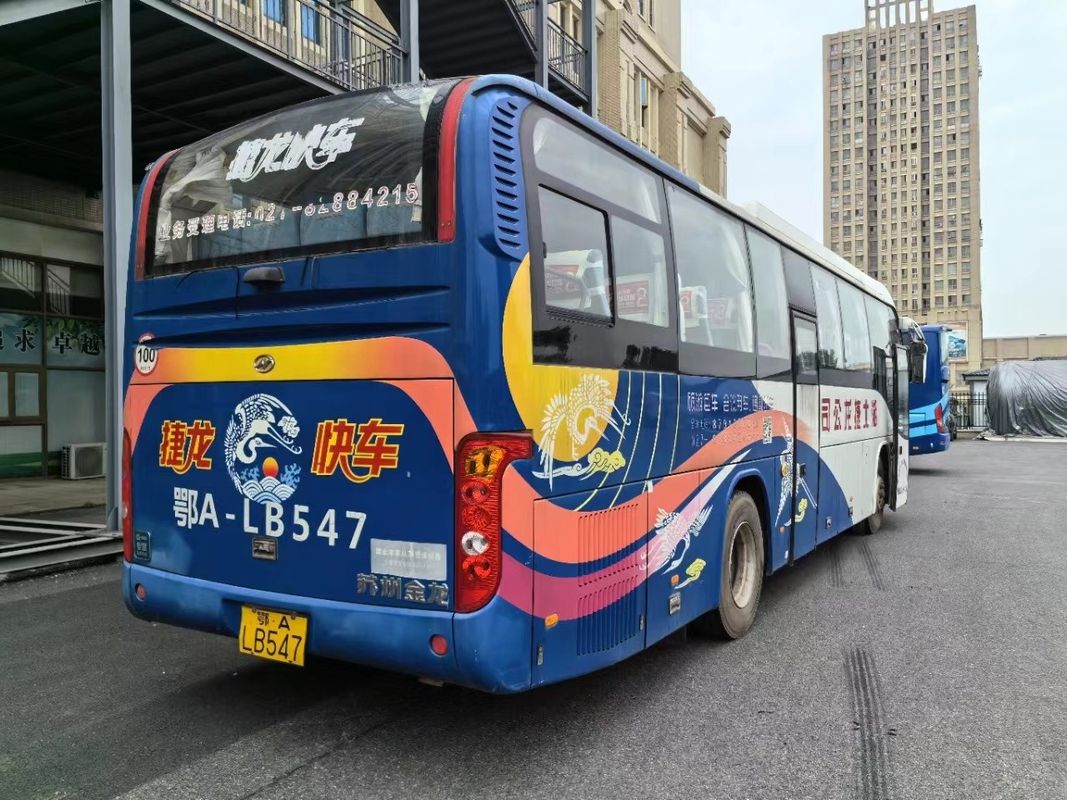 49 zitplaatsen Gebruikte hogere coachbussen met en Euro 2 handgeschakelde versnellingsbak in goede staat