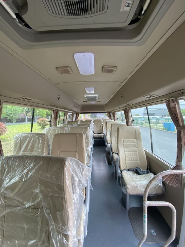 2023 Year Coaster Bus 30 zitplaatsen RHD Minibus met motorcapaciteit 4L uit Japan