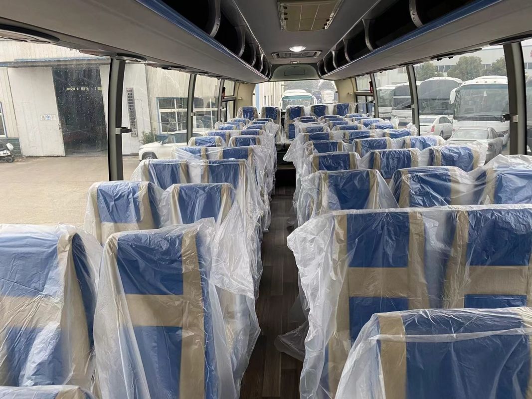 Gebruikte Yutong Bus 2024 model met 2 2 layout en 54 zitplaatsen in Euro 3 emissie standaard