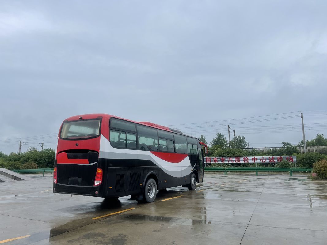 Gebruikte Yutong Bus 2024 model met 2 2 layout en 54 zitplaatsen in Euro 3 emissie standaard