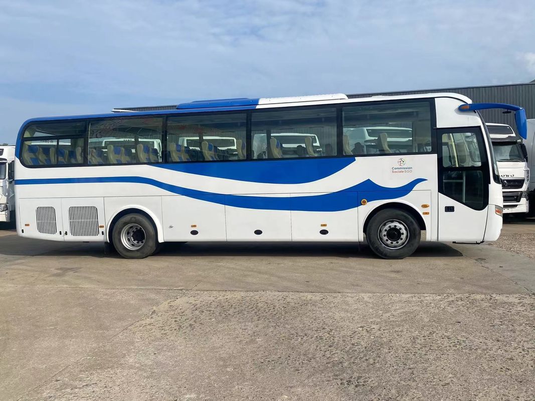 s Duurzame 50-60 zitplaatsen tweedehands bus met voorste schijf achterste trommeldromme en AWD-aandrijving