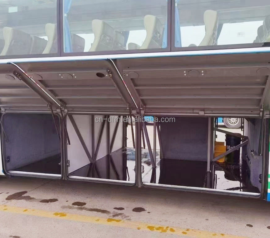 Populaire gerenoveerde luxe 30 zitplaatsen gebruikte bus in West-Afrika Euro 3 en maximale snelheid 100 km/u