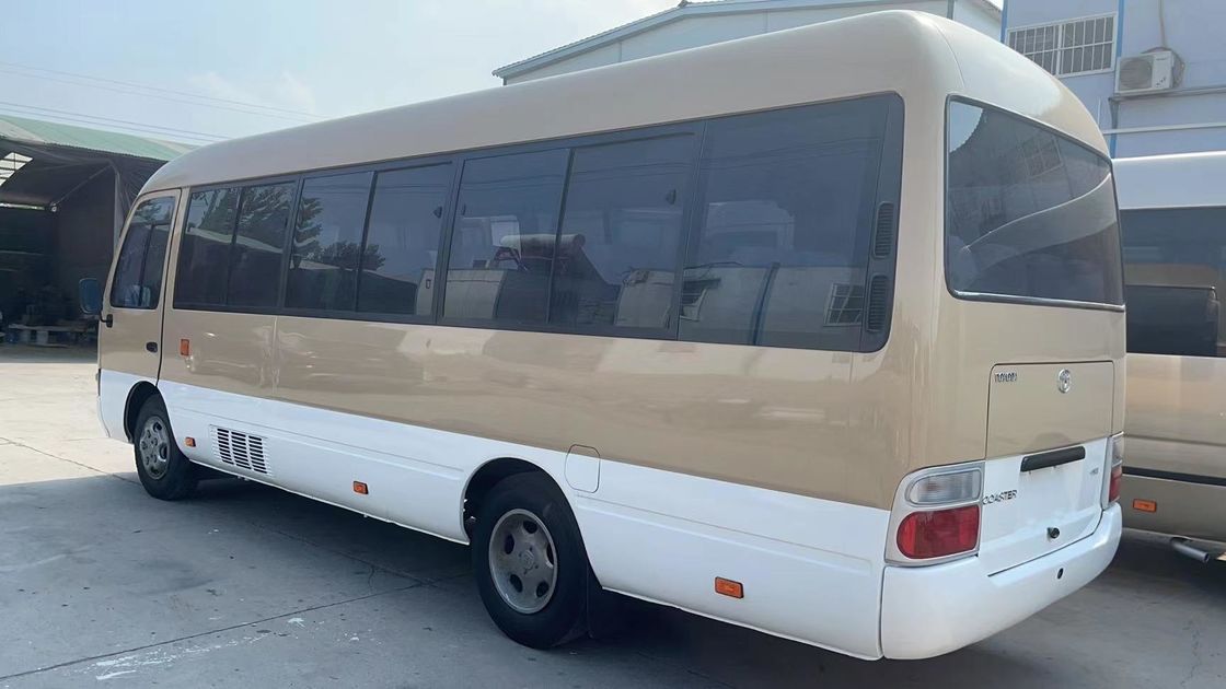 Max. vermogen 113/5200kw Euro 3 Links stuur Diesel 29 zitplaatsen Tweedehands Toyota Coaster Bus