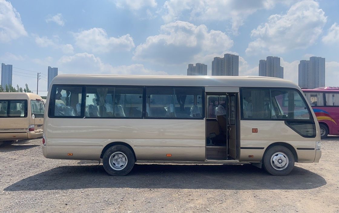 Gebruikte Toyota Coaster Bus LHD RHD 30 zitplaatsen Gasoline Mini Bus Euro 3 emissie standaard