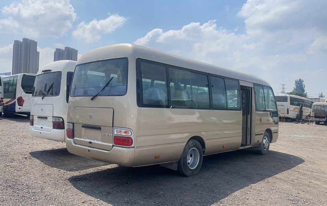 Gebruikte Toyota Coaster Bus LHD RHD 30 zitplaatsen Gasoline Mini Bus Euro 3 emissie standaard
