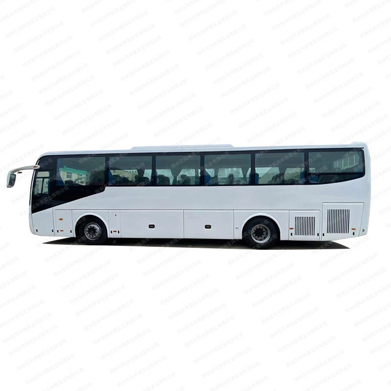 Luxe LHD bus met handgeschakelde versnellingsbak en 11/13 veren.