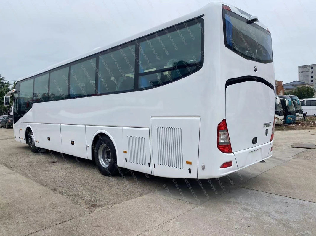 Luxe LHD bus met handgeschakelde versnellingsbak en 11/13 veren.