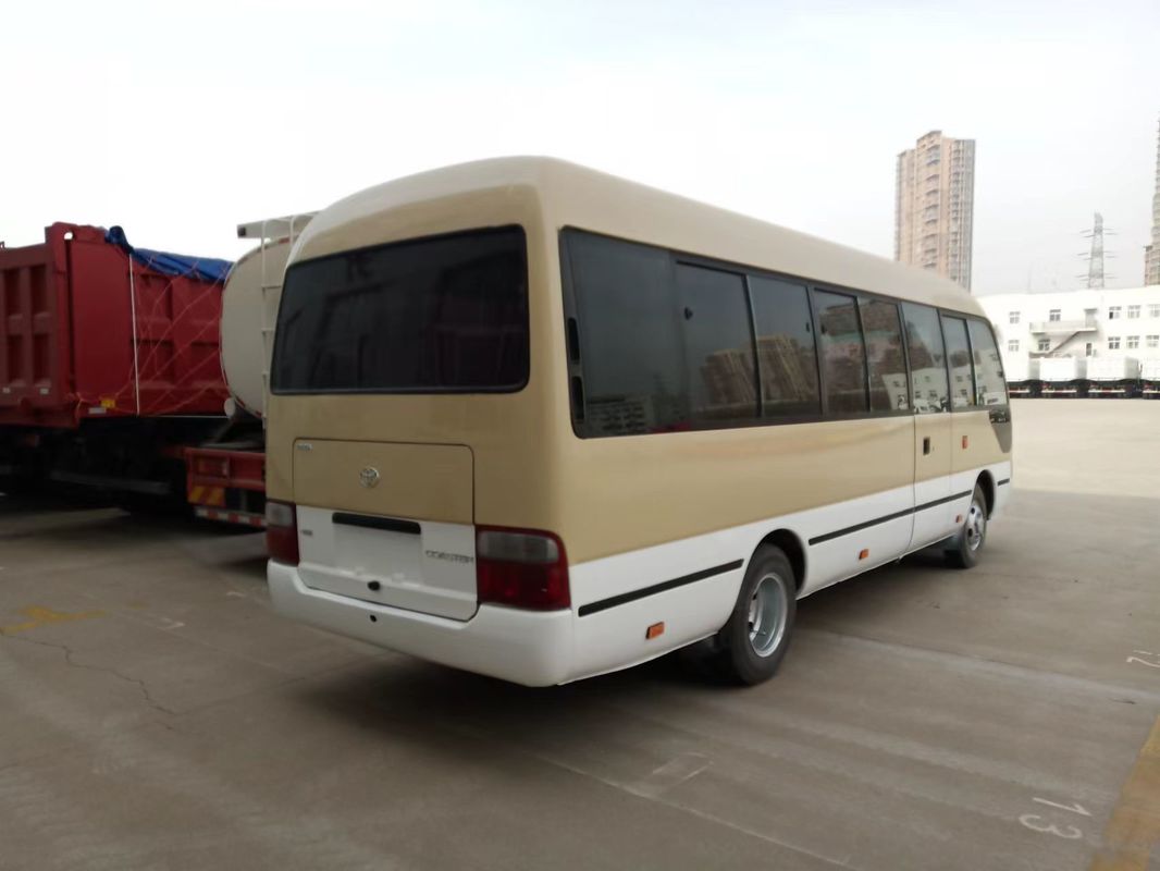 Dieselbrandstof Type Gebruikte Toyota Coaster Bus 30 zitplaatsen In goede staat Maximaal vermogen 113/5200 kW