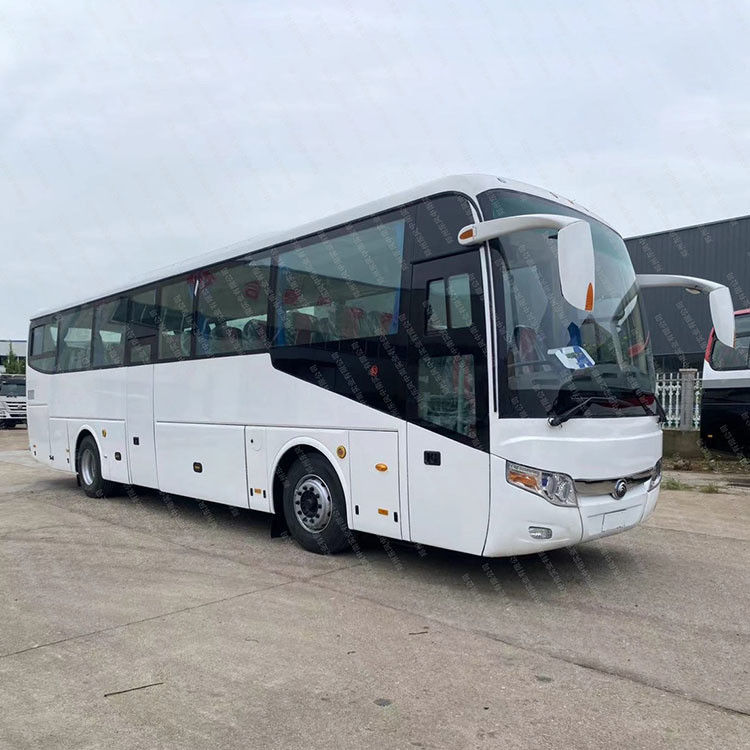Goede staat 50 zitplaatsen Luxe LHD gebruikte bus met 4L motorcapaciteit en zitplaatsen
