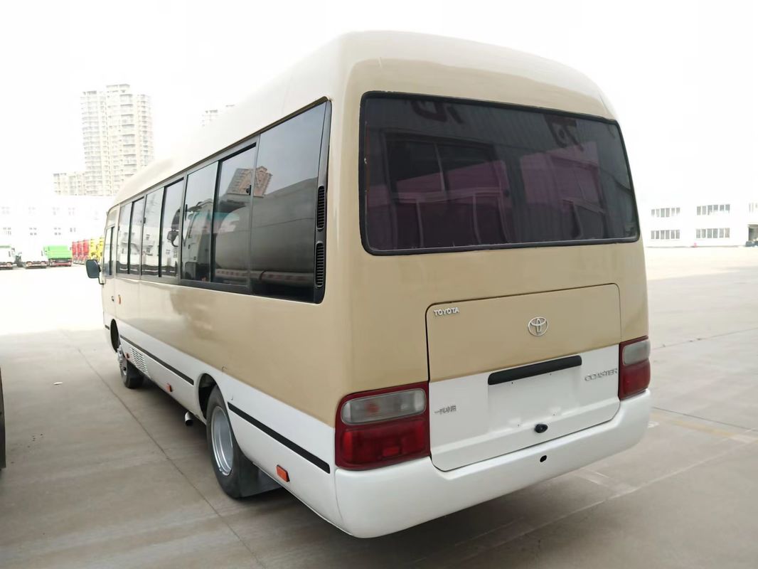 Dieselbrandstof Type Gebruikte Toyota Coaster Bus 30 zitplaatsen In goede staat Maximaal vermogen 113/5200 kW