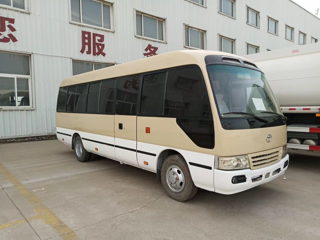Dieselbrandstof Type Gebruikte Toyota Coaster Bus 30 zitplaatsen In goede staat Maximaal vermogen 113/5200 kW