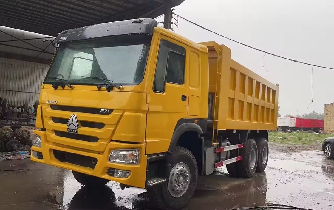 SINOTRUCK Gebruikte 6x4 30 ton 375 pk 371 pk Howo zware dump tipper truck voor zand en steen