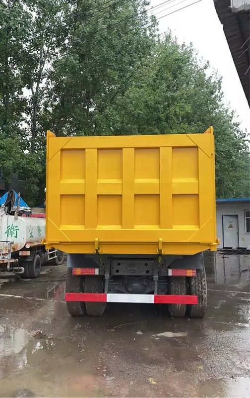 SINOTRUCK Gebruikte 6x4 30 ton 375 pk 371 pk Howo zware dump tipper truck voor zand en steen