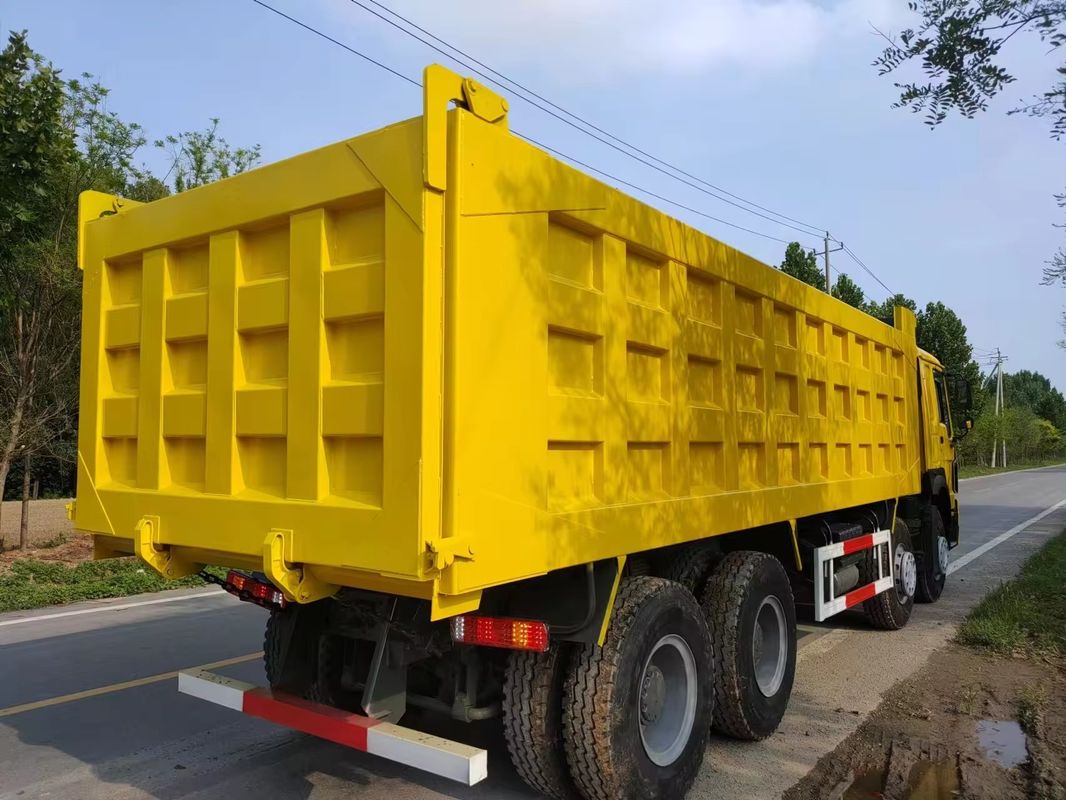 Sinotruk Howo 8x4 371hp 450hp 24 kubieke meter gebruikte dumper truck zonder ABS