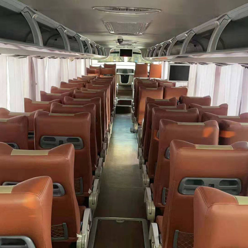 68 zitplaatsen Gebruikte coach bus Jaar 2017 met en achterste motor plaats Motorcapaciteit 6 8L