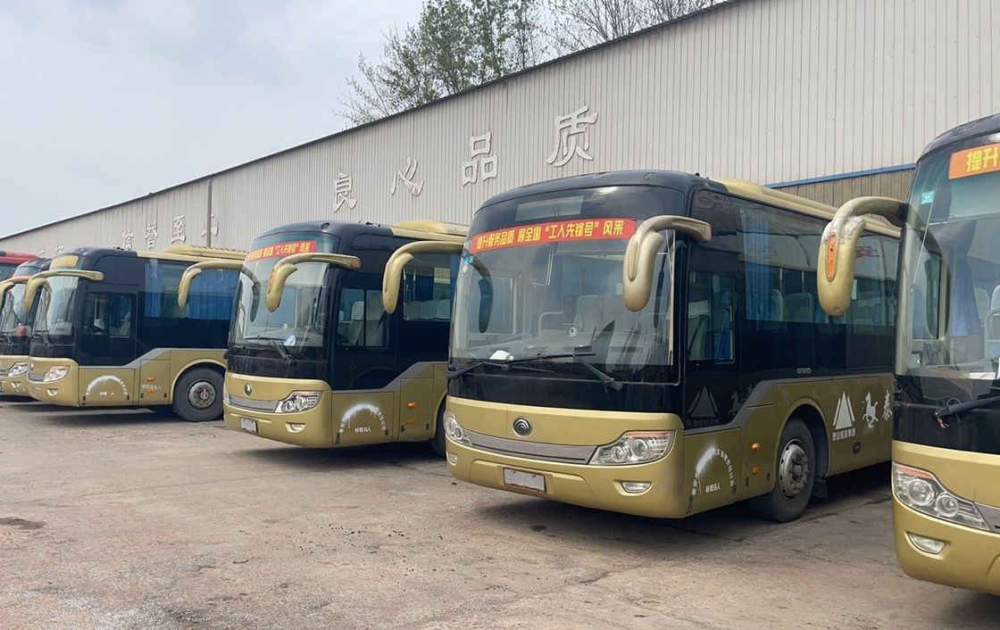 Gerenoveerde bus met 65 zitplaatsen met Euro 3-emissienorm en een capaciteit van 8,4 liter