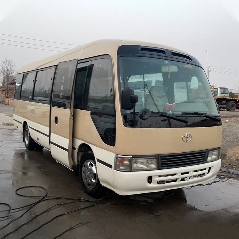 Gebruikte Toyo Ta Coaster Bus met een motorcapaciteit van 6-8 liter en Euro 3 emissie in goede staat