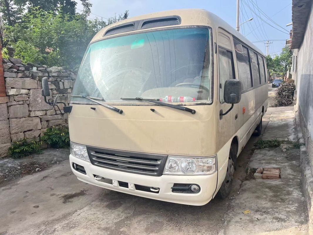 30 zitplaatsen Toyota Coaster Bus met goede conditie en handgeschakelde transmissie type Perfect
