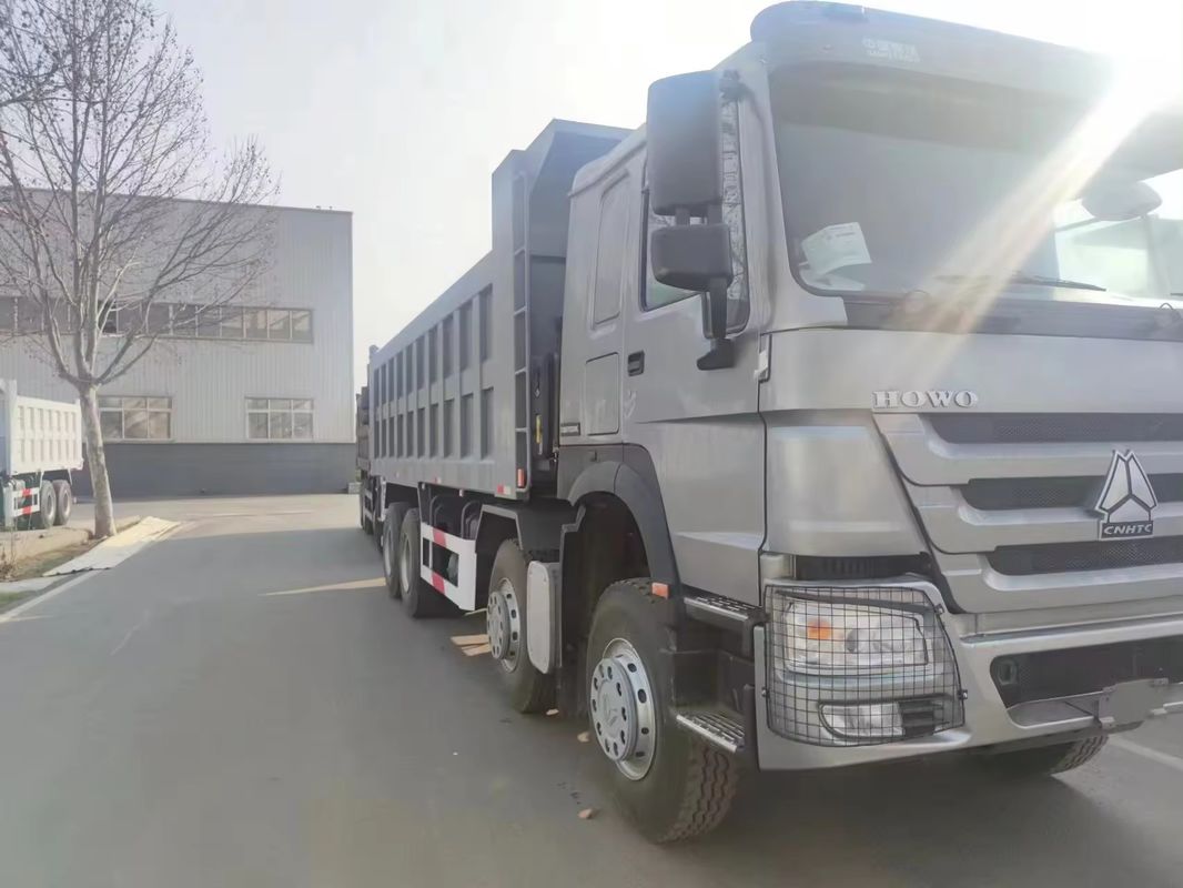 400 pk Sinotruk Howo LHD 12 wiel 8x4 kantelbussen Dumpbussen met handgeschakelde versnellingsbak